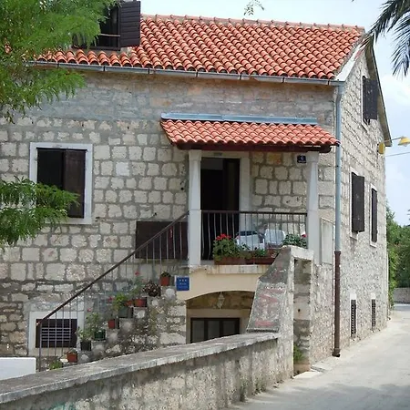 Apartment Maria Supetar